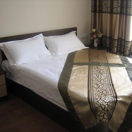 אלמטי Kausar Hotel מראה חיצוני תמונה