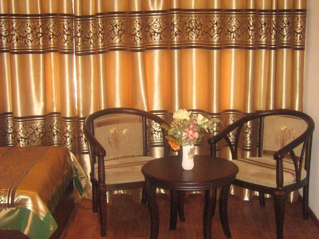 אלמטי Kausar Hotel חדר תמונה