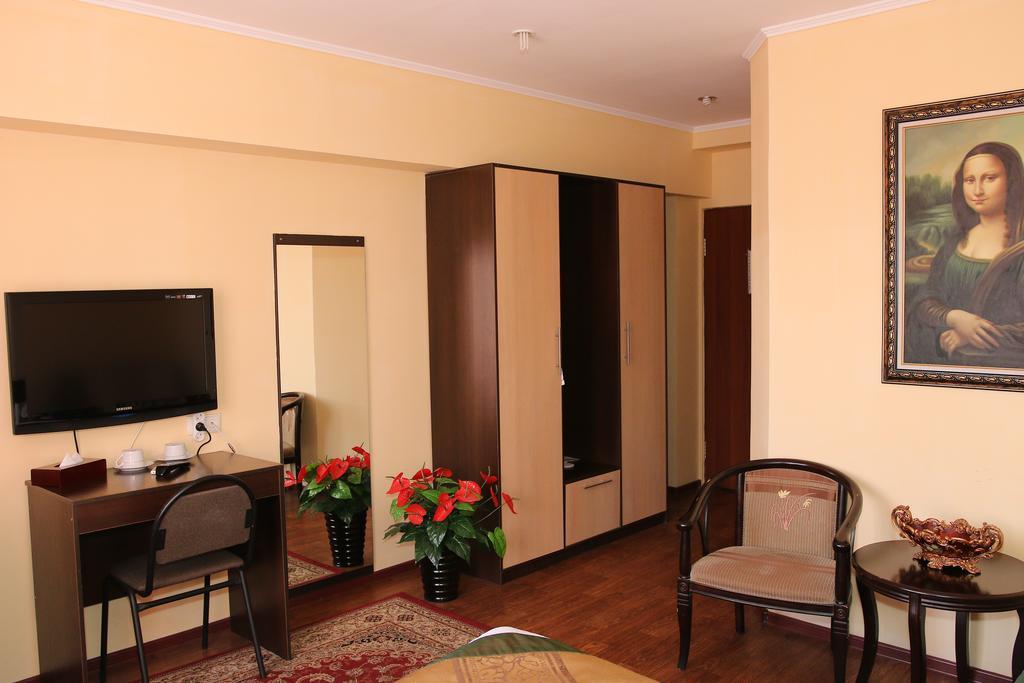אלמטי Kausar Hotel מראה חיצוני תמונה