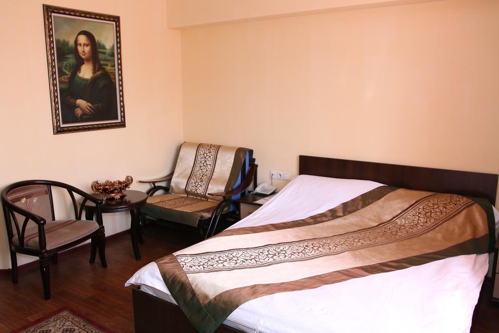 אלמטי Kausar Hotel מראה חיצוני תמונה