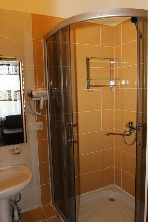 אלמטי Kausar Hotel חדר תמונה