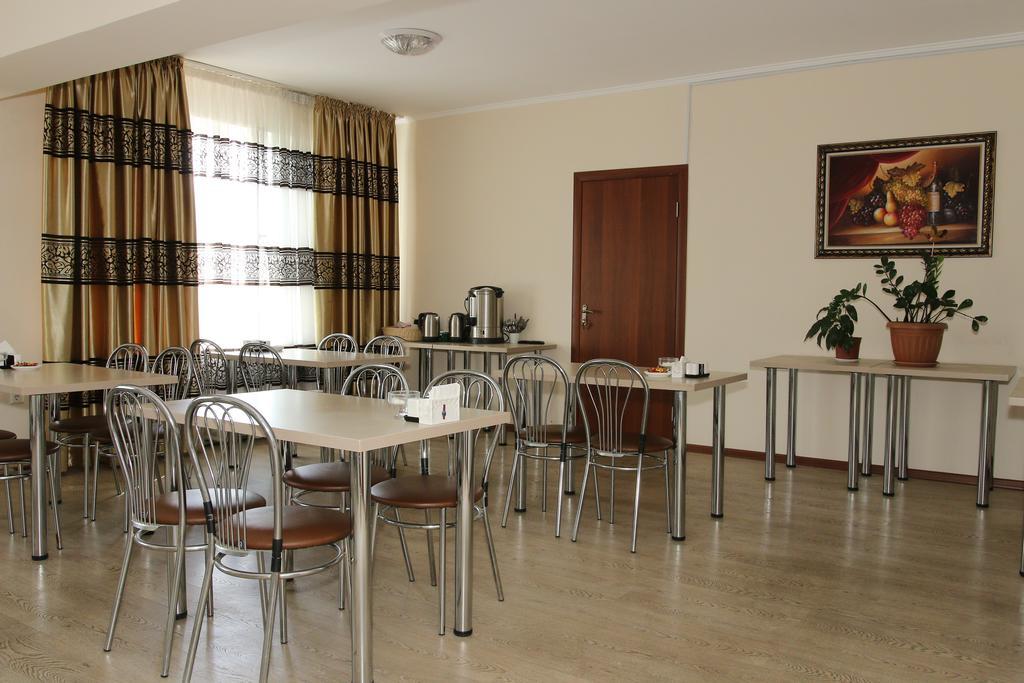 אלמטי Kausar Hotel מראה חיצוני תמונה