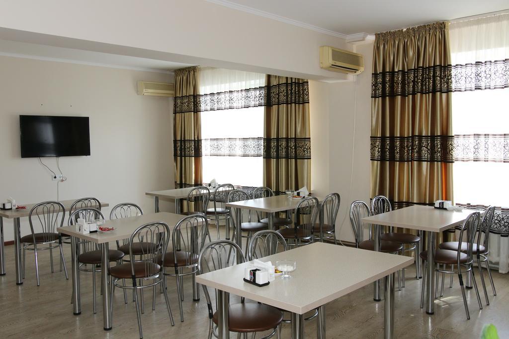 אלמטי Kausar Hotel מראה חיצוני תמונה